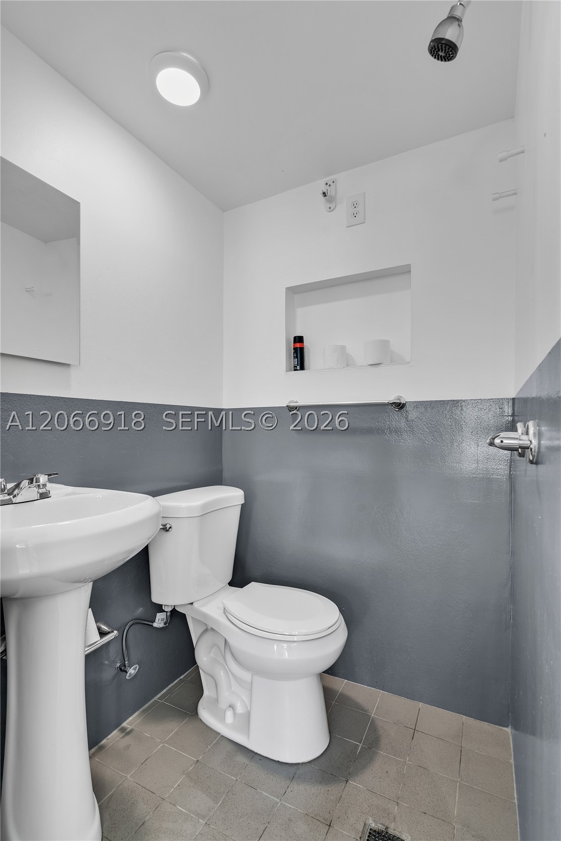 1828 Sw 6th St 3 Property Photo 7