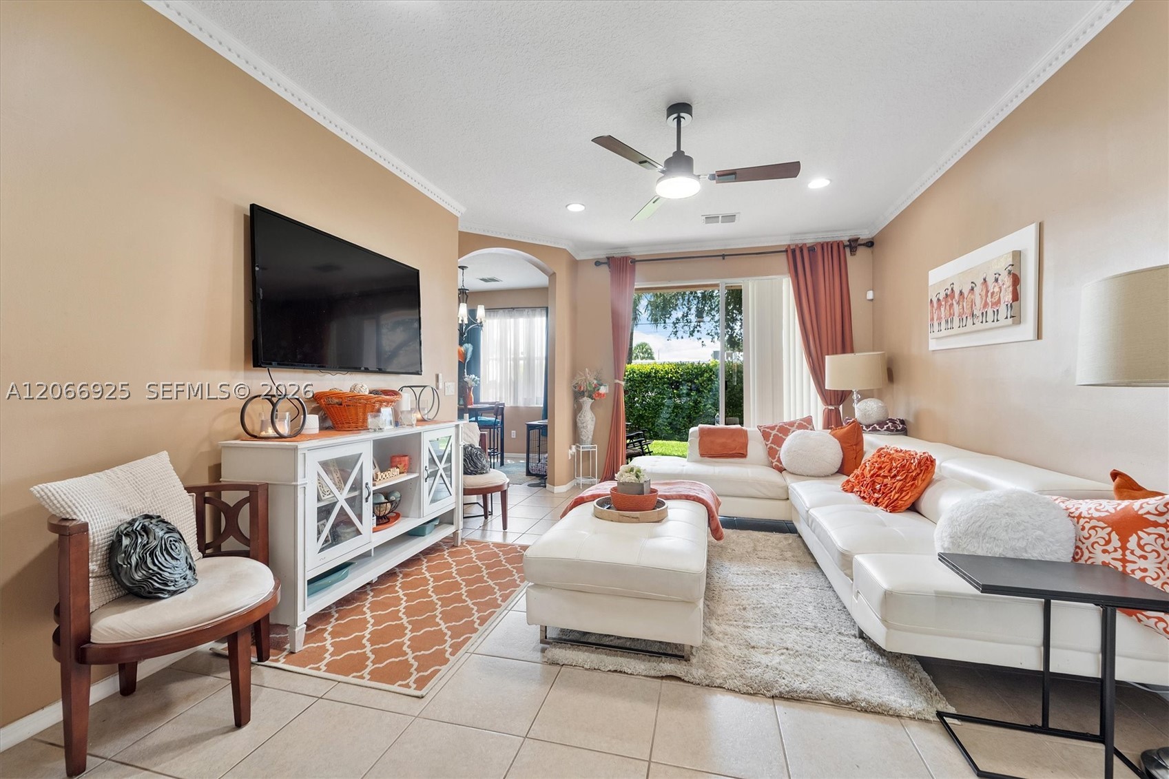 2410 Seminole Palms Dr Property Photo 3