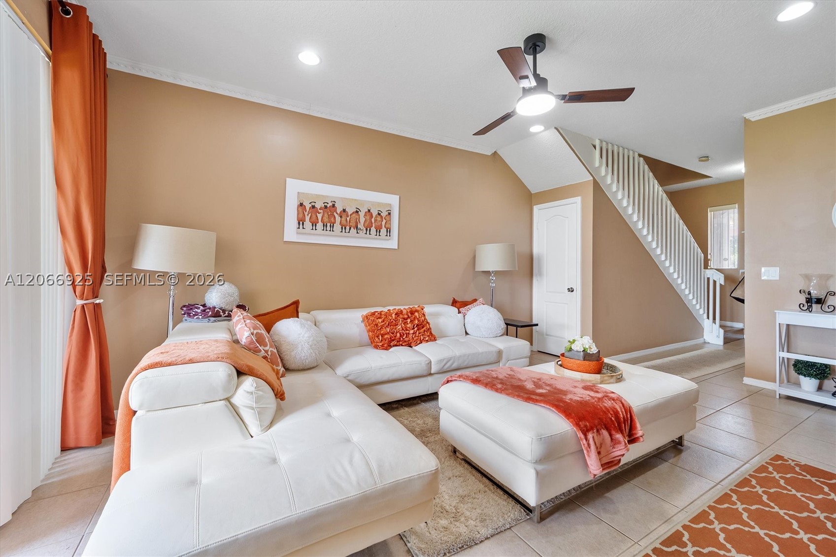 2410 Seminole Palms Dr Property Photo 4