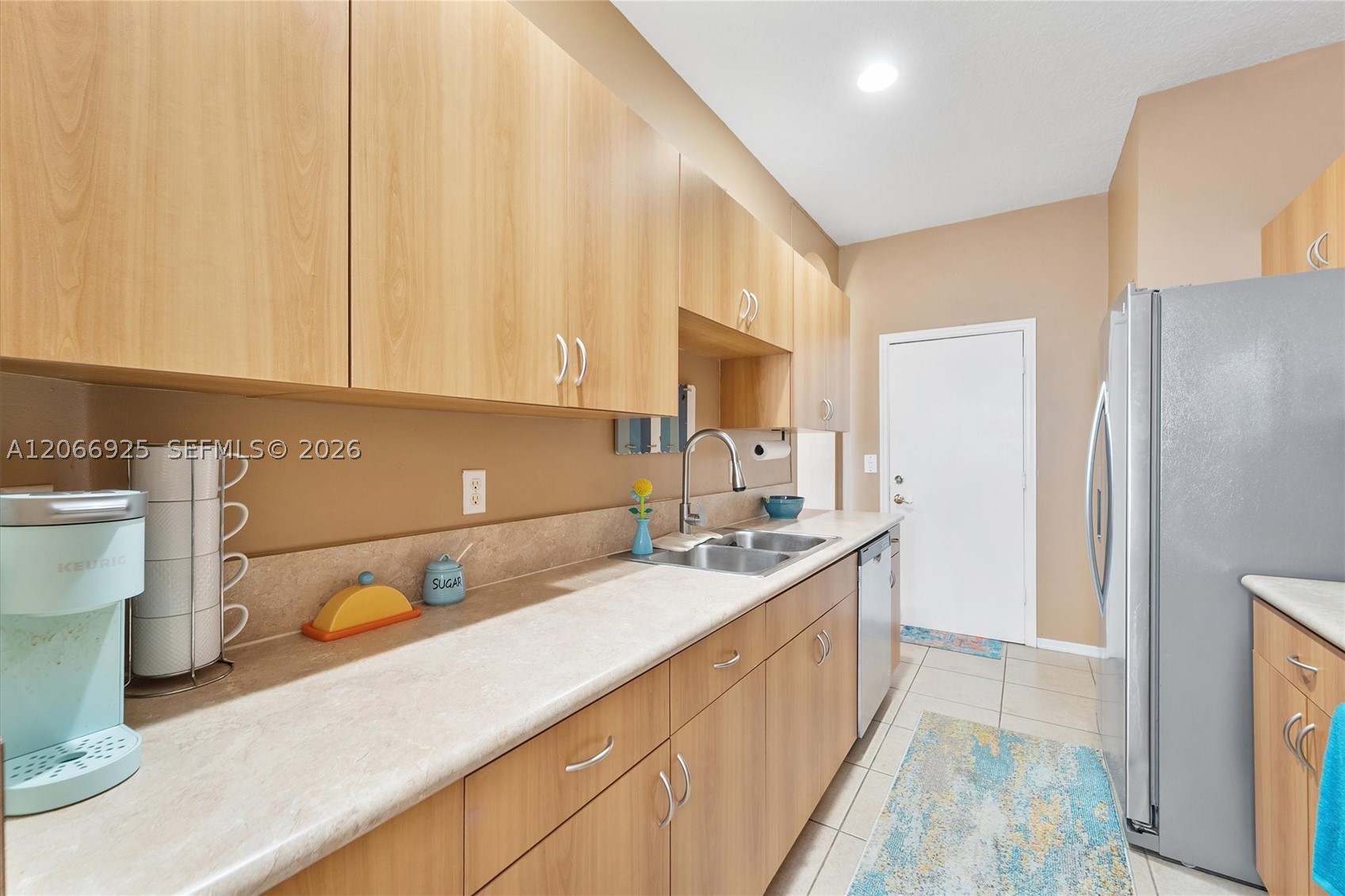 2410 Seminole Palms Dr Property Photo 6