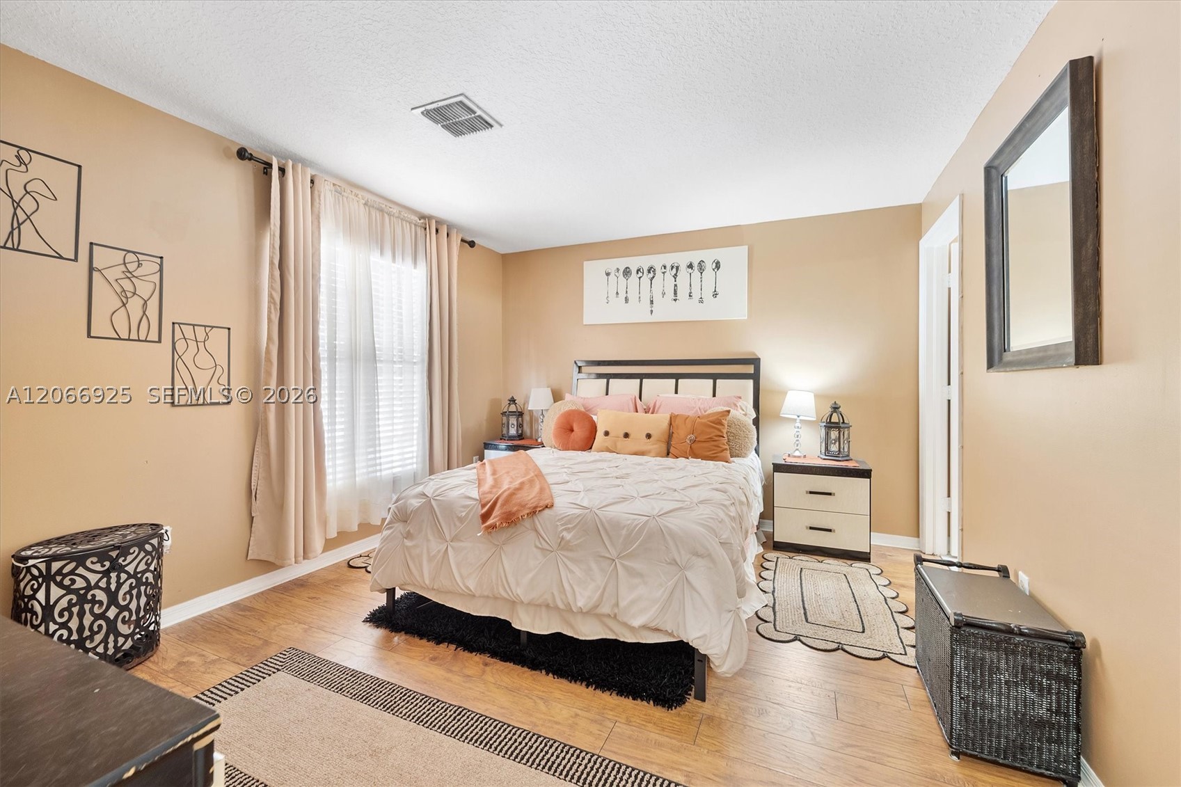 2410 Seminole Palms Dr Property Photo 10