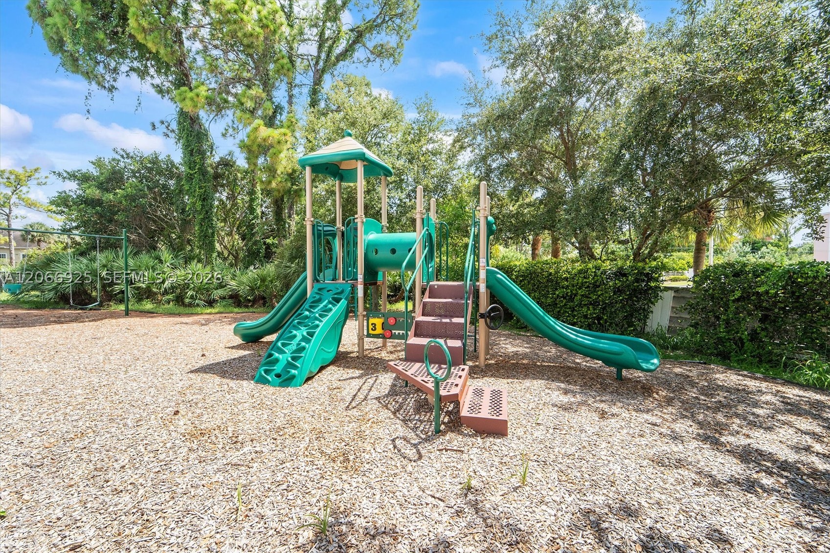2410 Seminole Palms Dr Property Photo 19