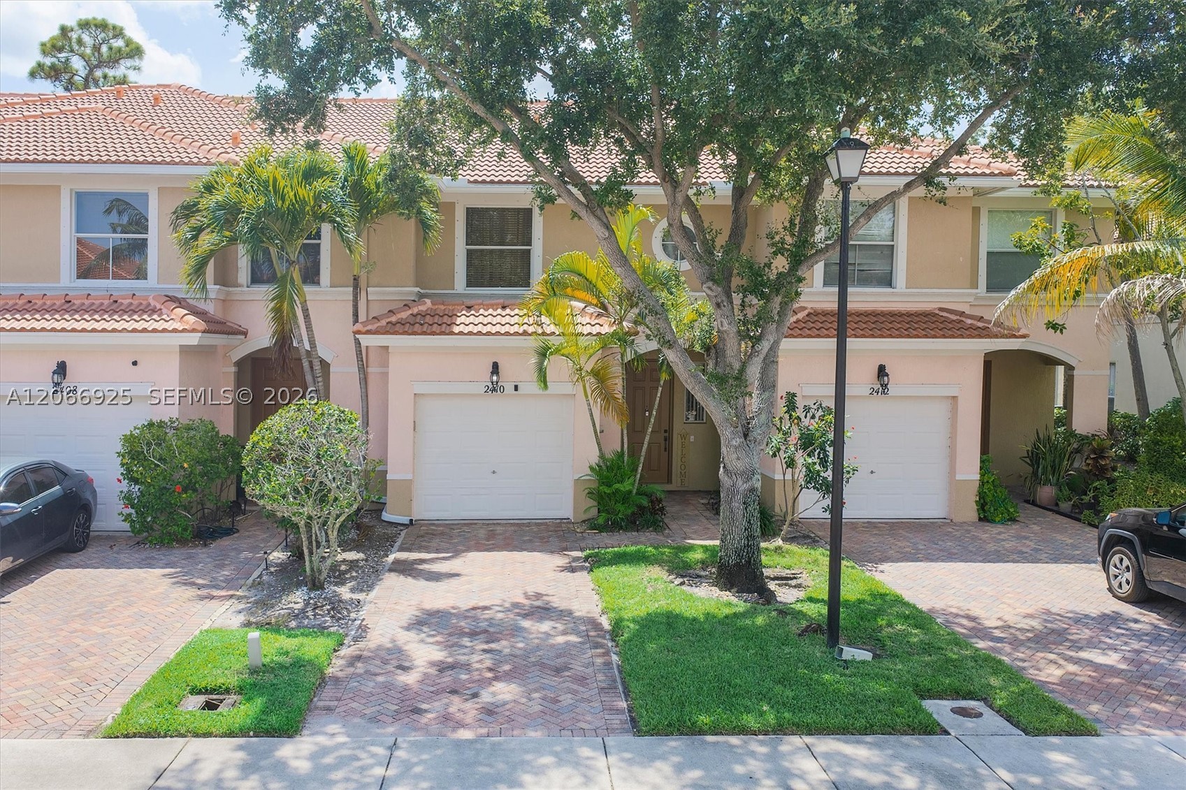 2410 Seminole Palms Dr Property Photo 23