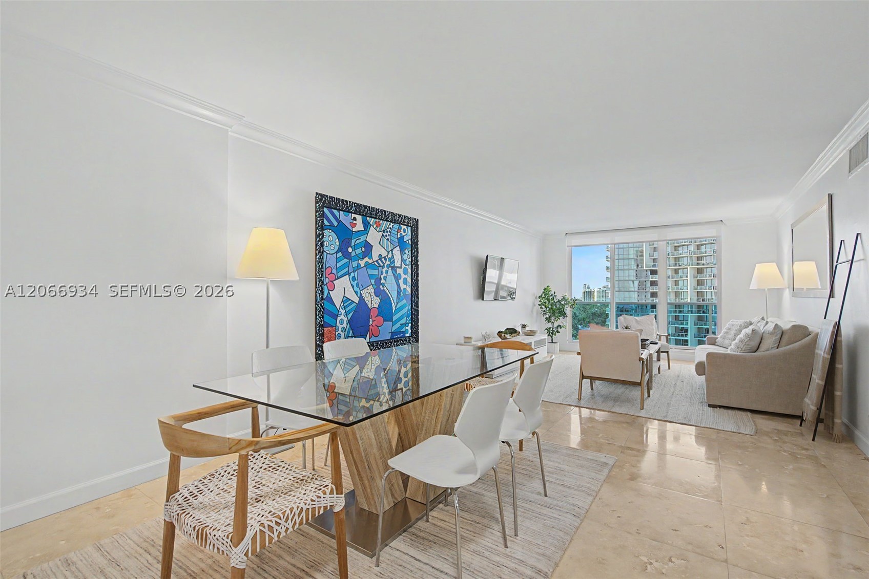 2301 Collins Ave 908 Property Photo 4