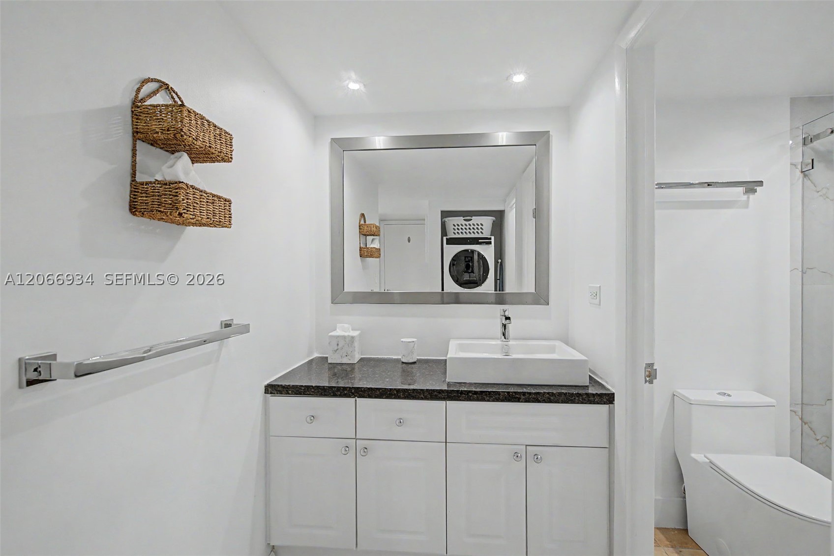 2301 Collins Ave 908 Property Photo 17