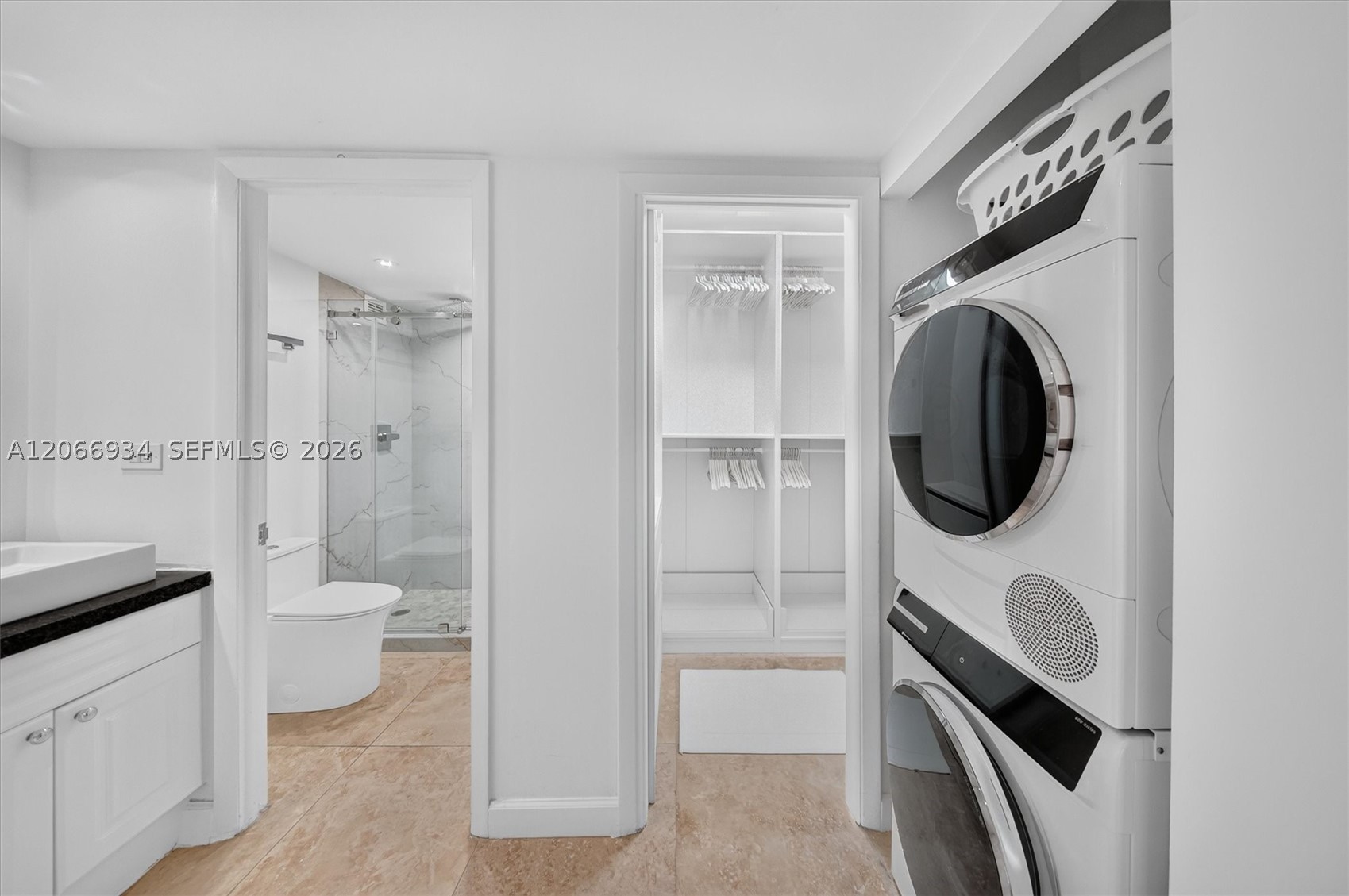 2301 Collins Ave 908 Property Photo 18