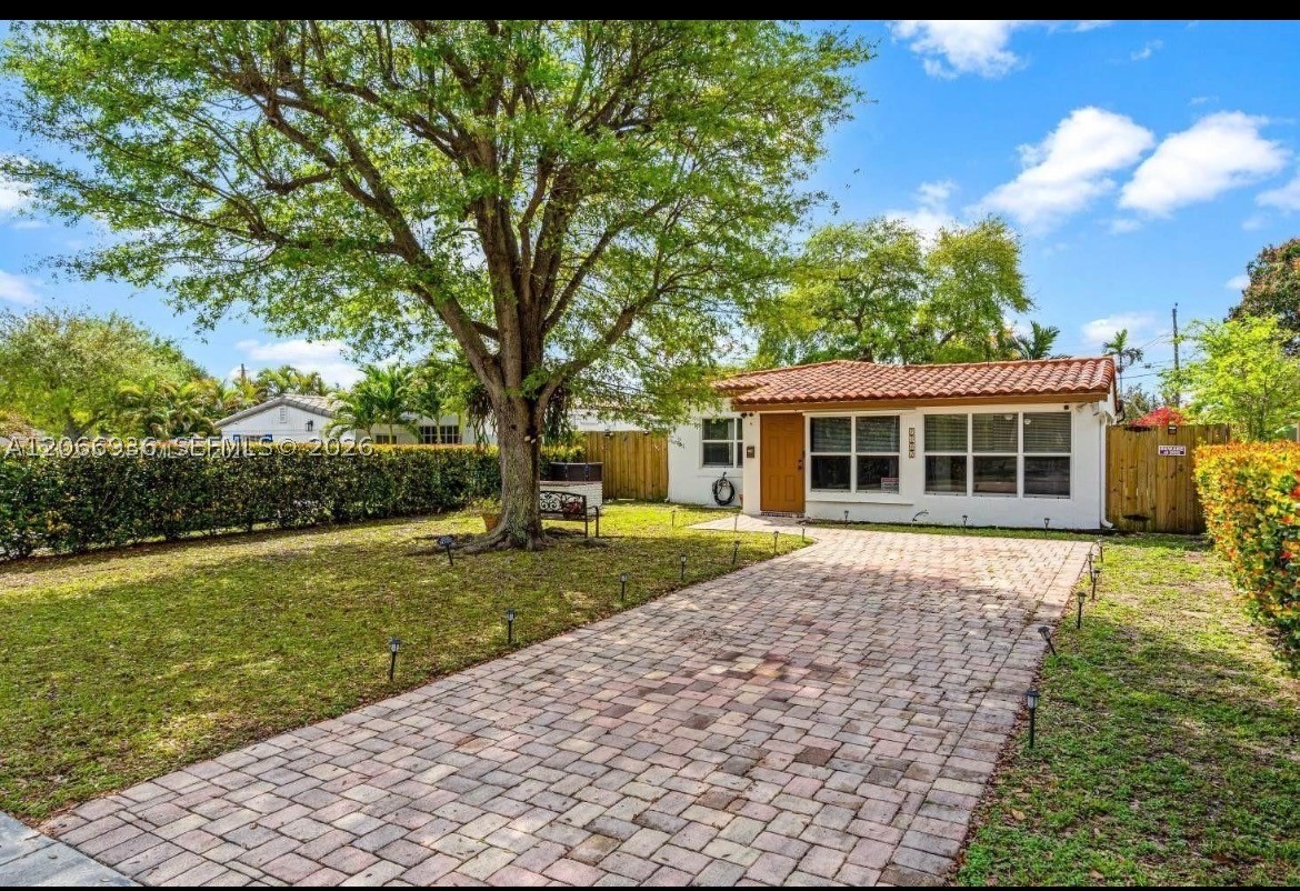 1482 NE 175th St NA Property Photo 1