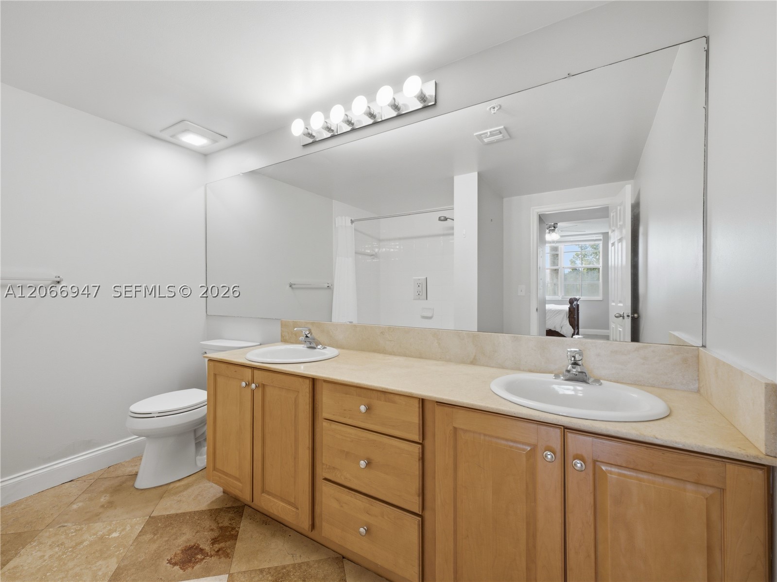 11710 Saint Andrews Pl 202 Property Photo 42