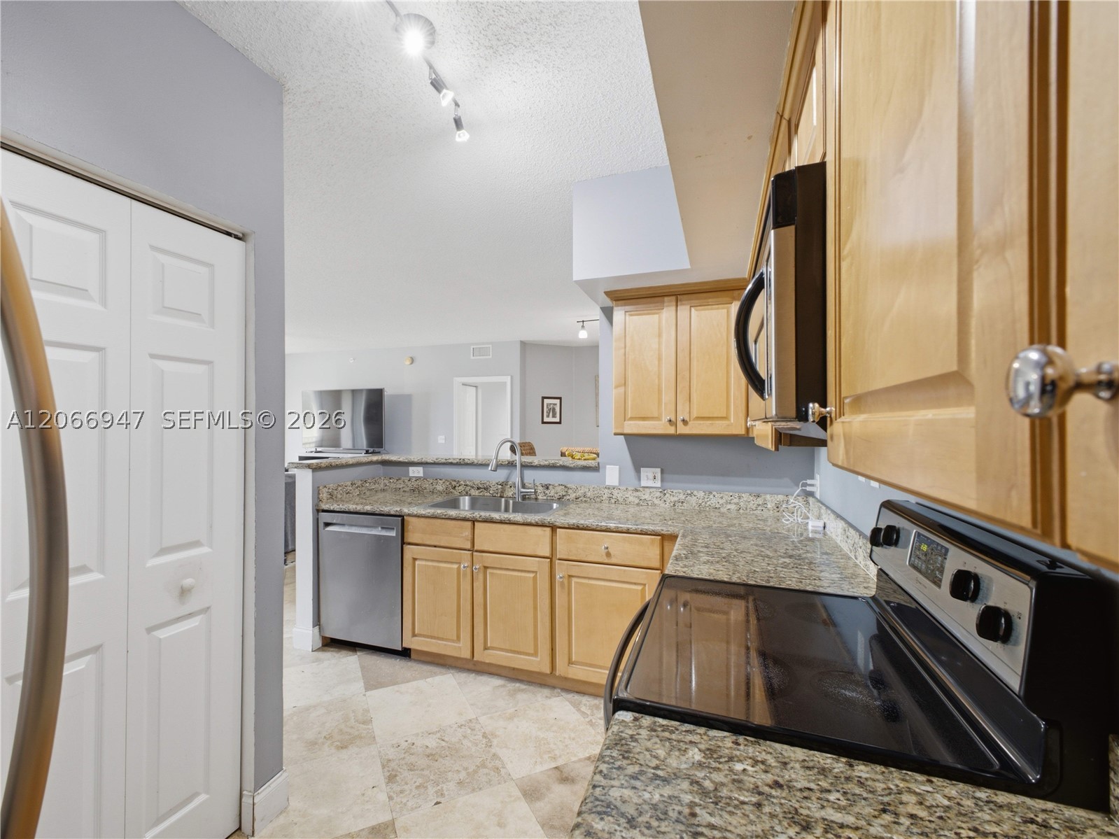11710 Saint Andrews Pl 202 Property Photo 47