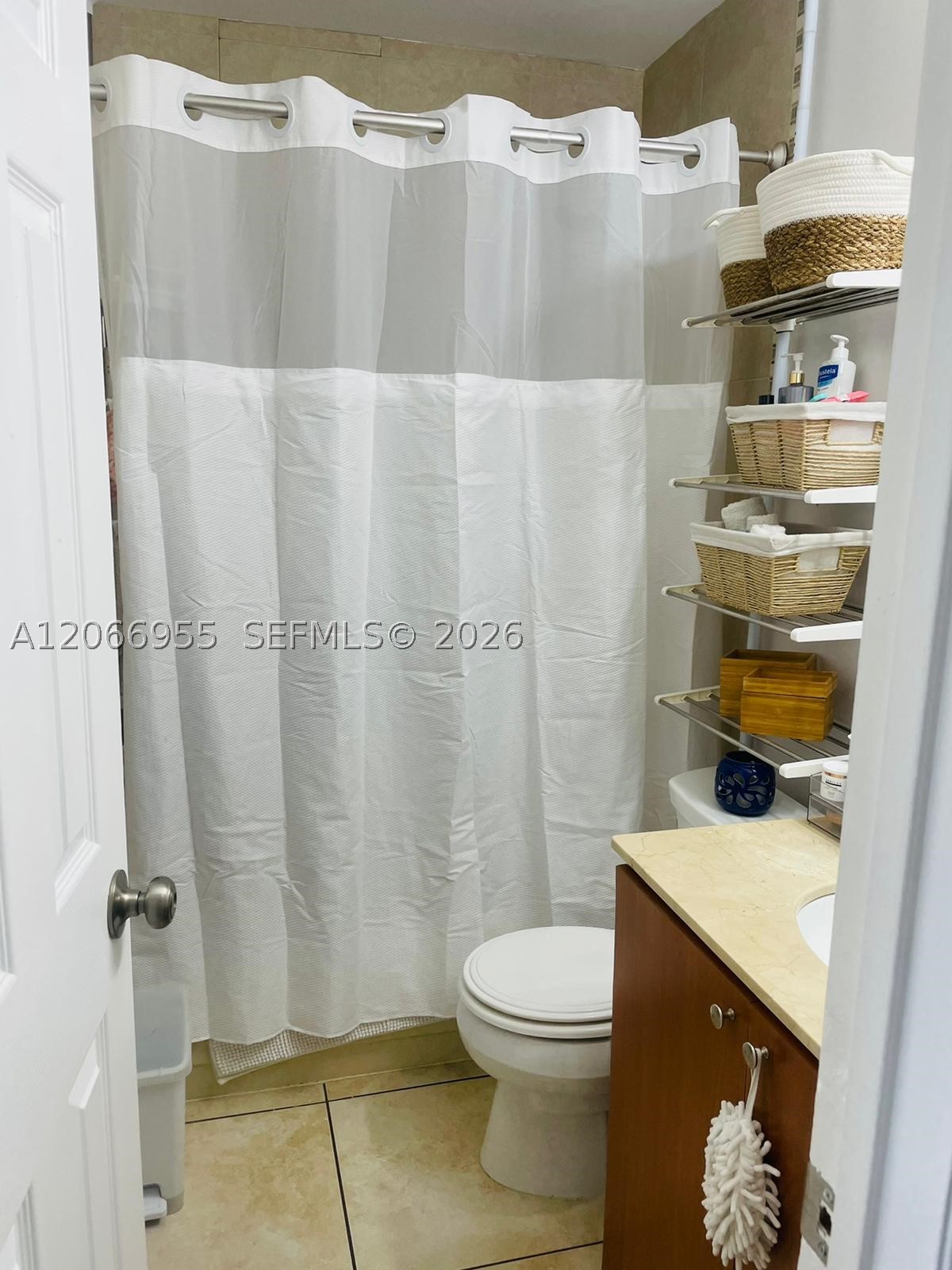 10393 N Kendall Dr U6 Property Photo 9