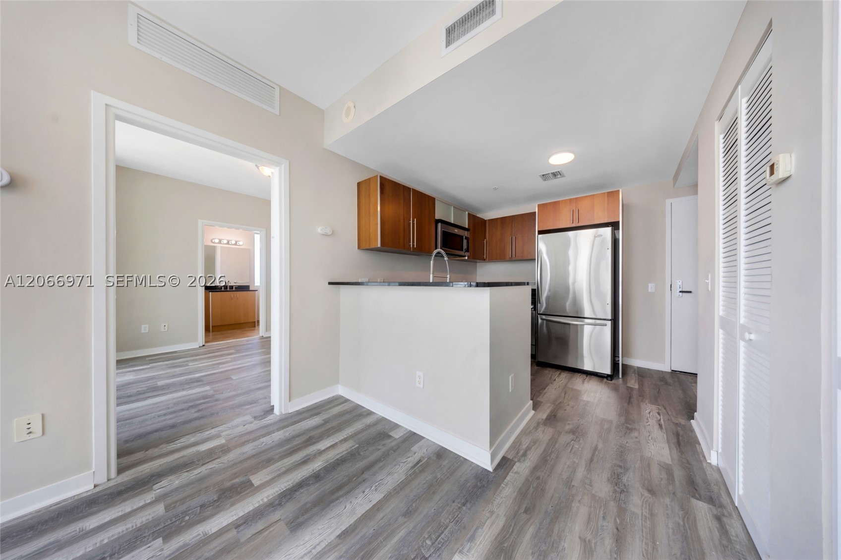 300 S Biscayne Blvd T-2911 Property Photo 1