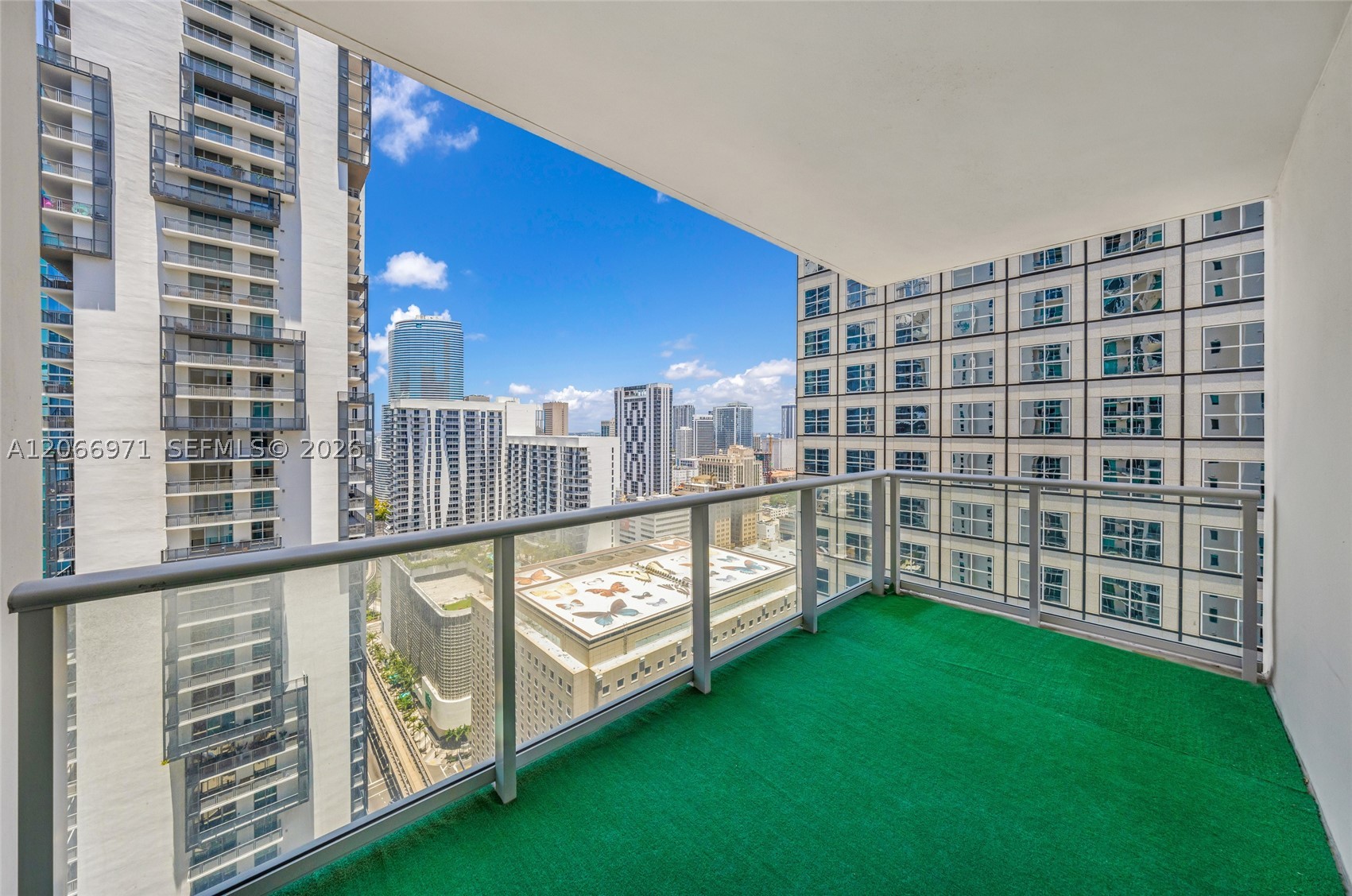 300 S Biscayne Blvd T-2911 Property Photo 5