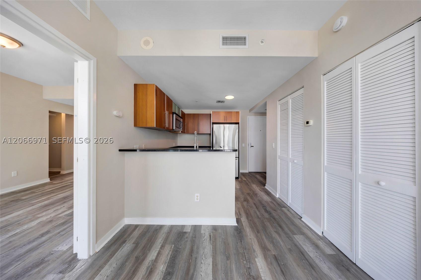 300 S Biscayne Blvd T-2911 Property Photo 7