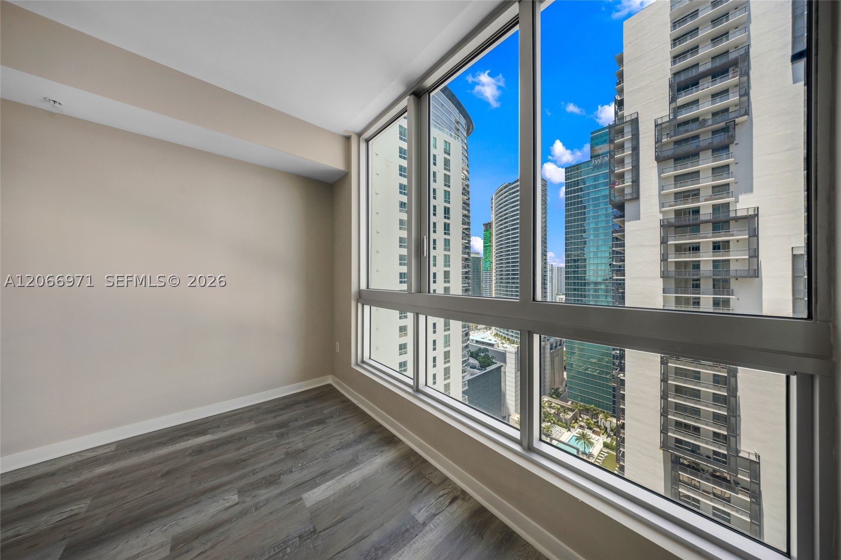 300 S Biscayne Blvd T-2911 Property Photo 10