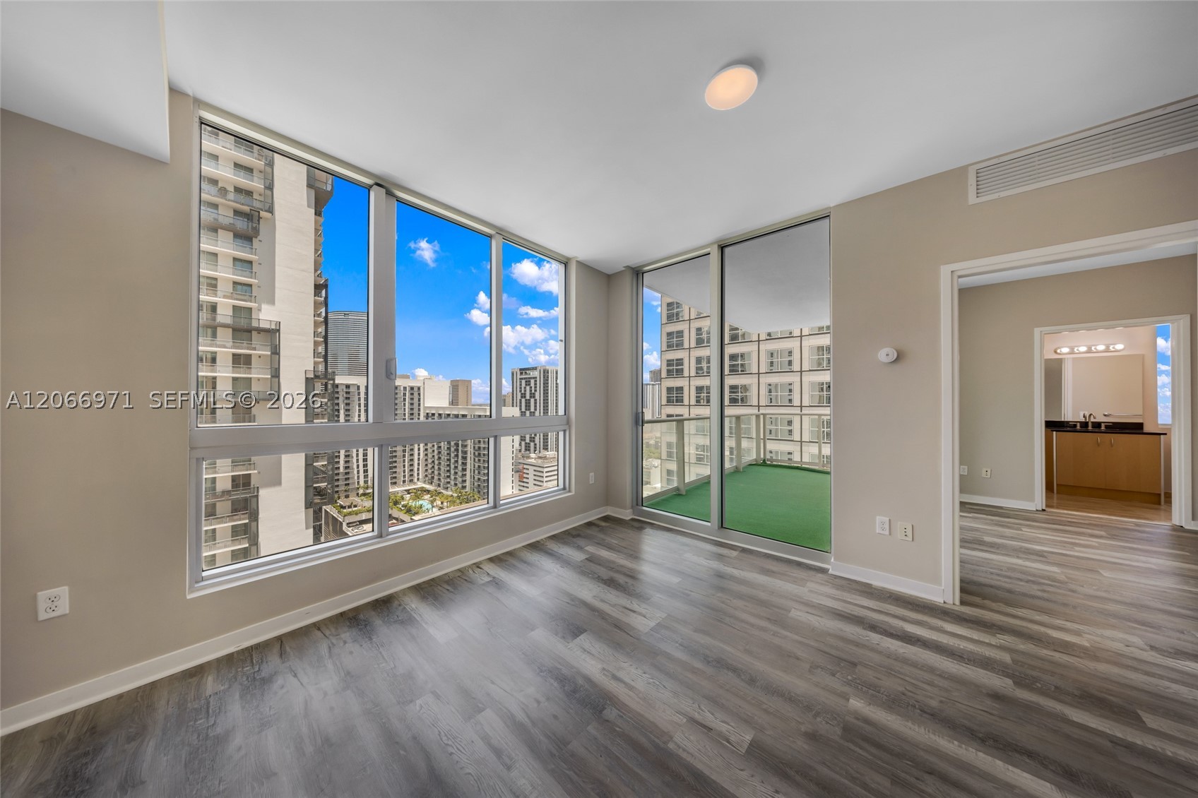 300 S Biscayne Blvd T-2911 Property Photo 13