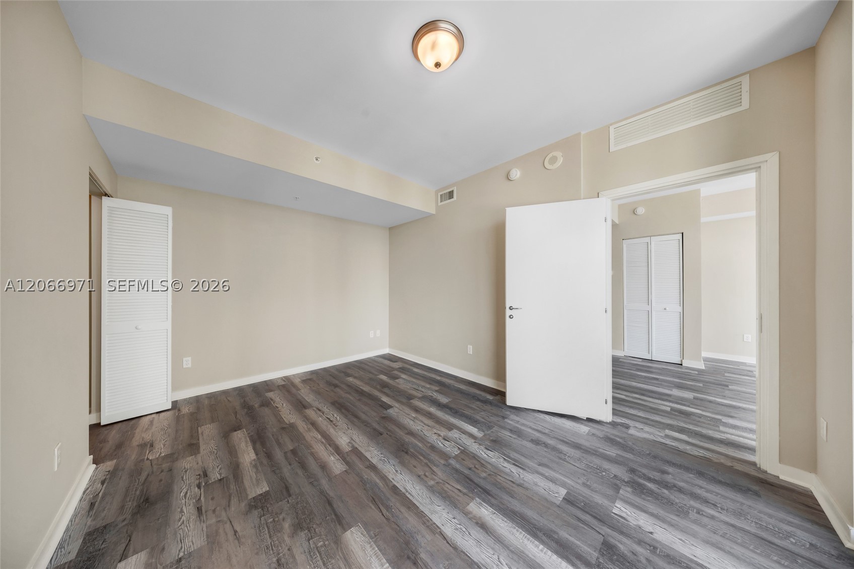 300 S Biscayne Blvd T-2911 Property Photo 19