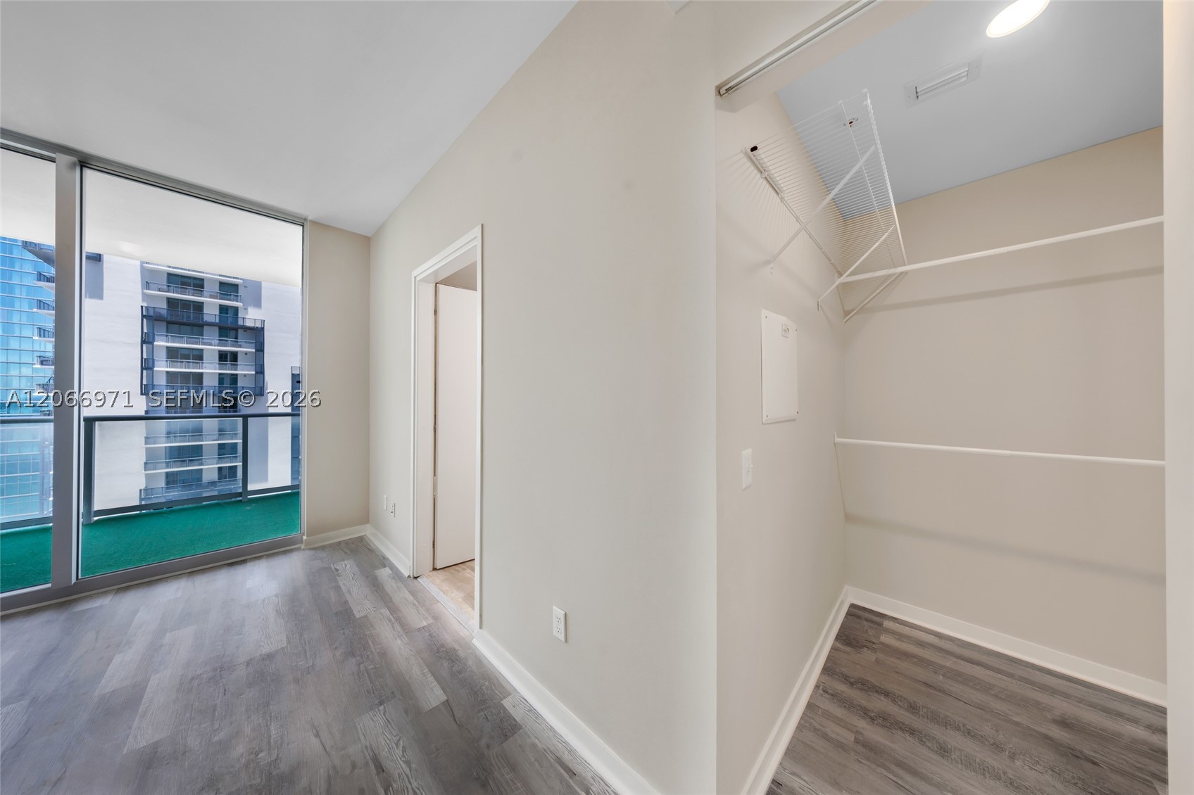 300 S Biscayne Blvd T-2911 Property Photo 20