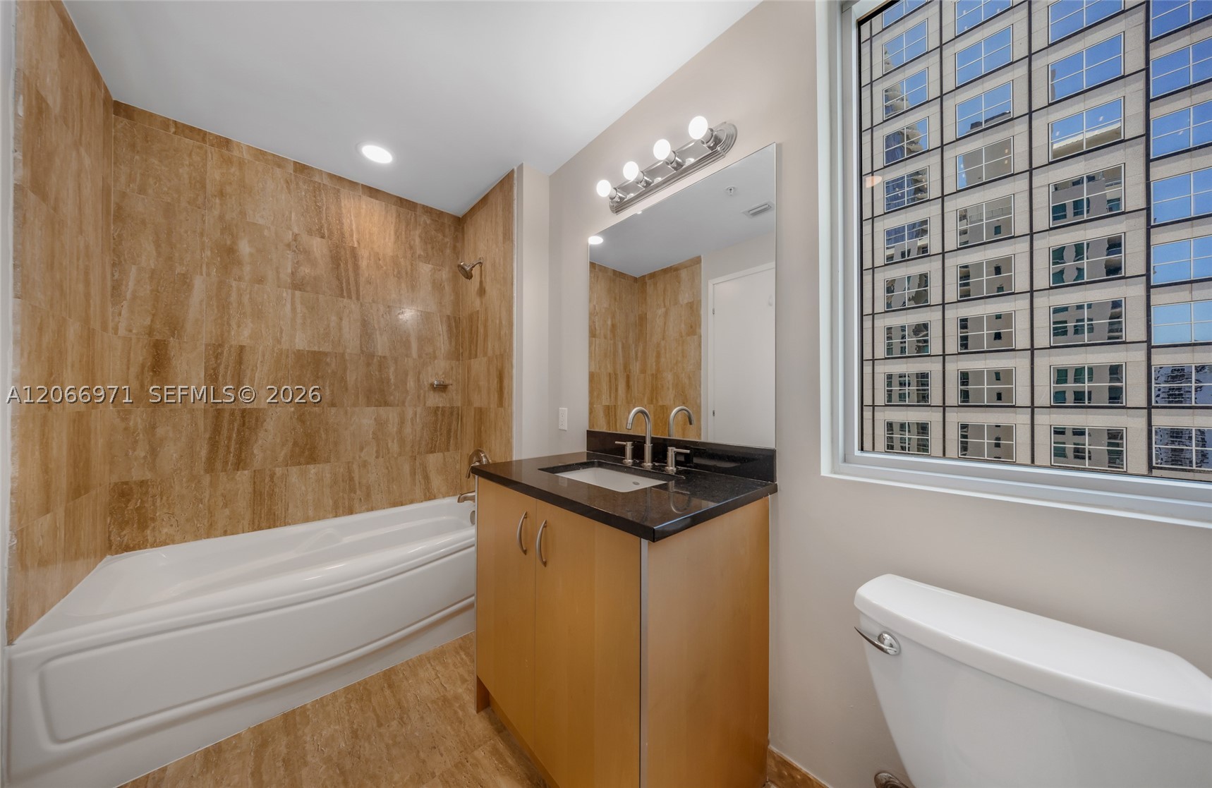 300 S Biscayne Blvd T-2911 Property Photo 25