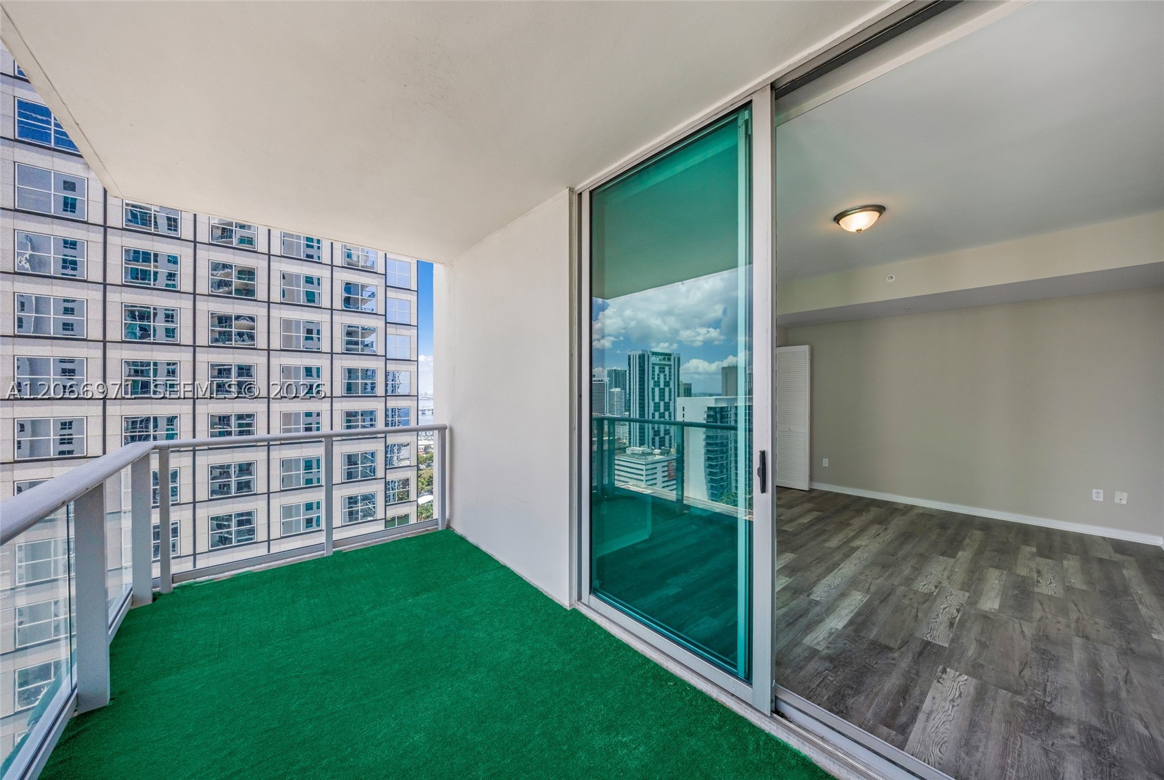 300 S Biscayne Blvd T-2911 Property Photo 27