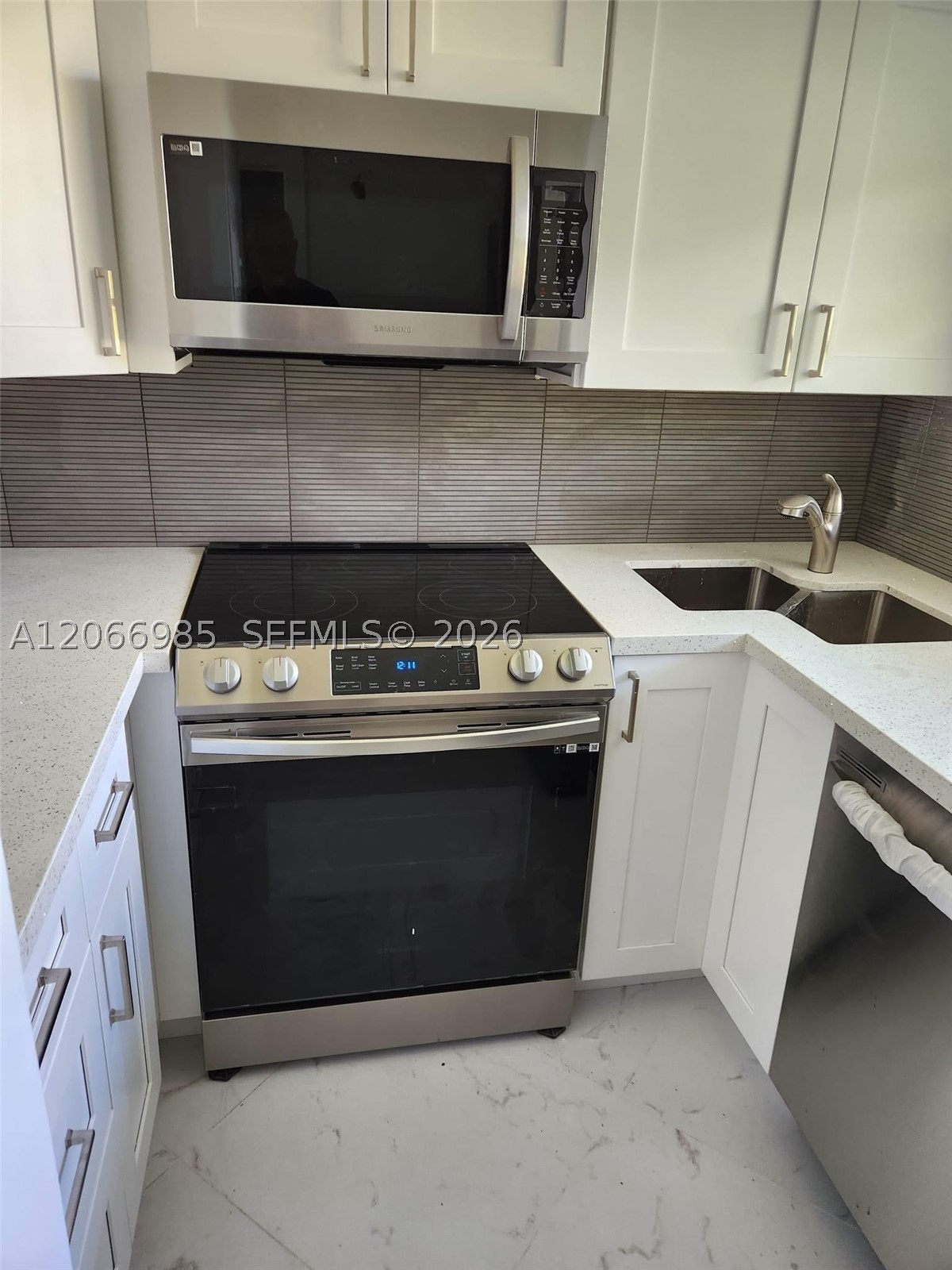1333 E Hallandale Beach Blvd 423 Property Photo 1