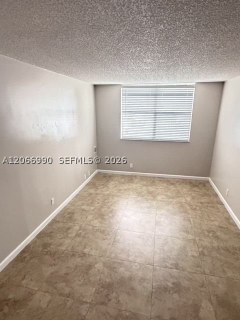 2501 Riverside Dr 114-a Property Photo 11