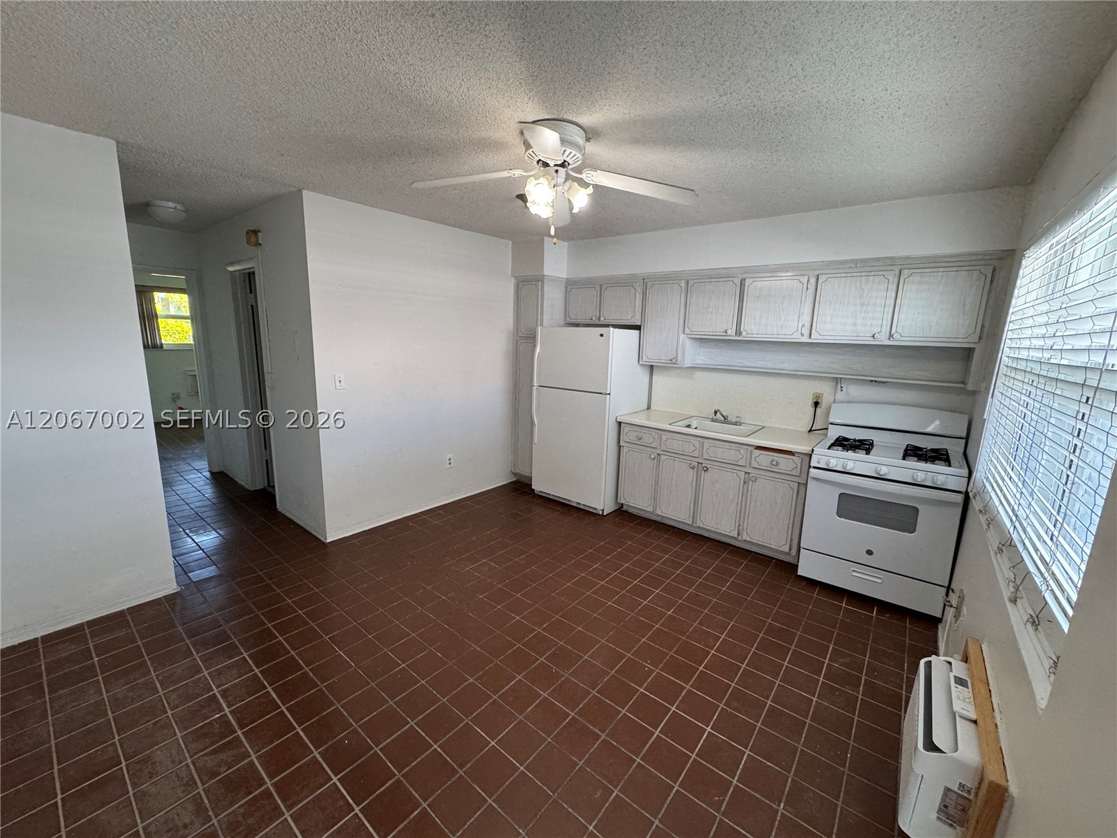 524 Washington Ave 311 Property Photo 2