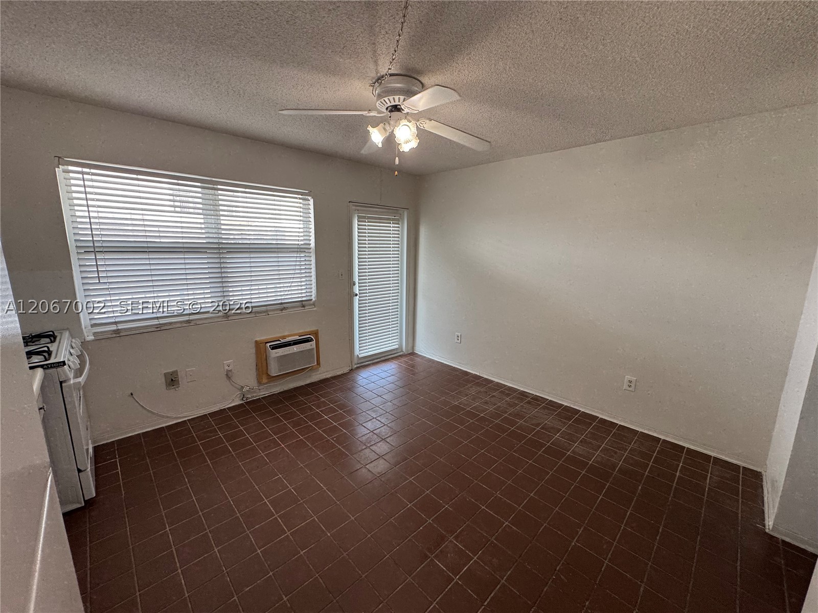 524 Washington Ave 311 Property Photo 3