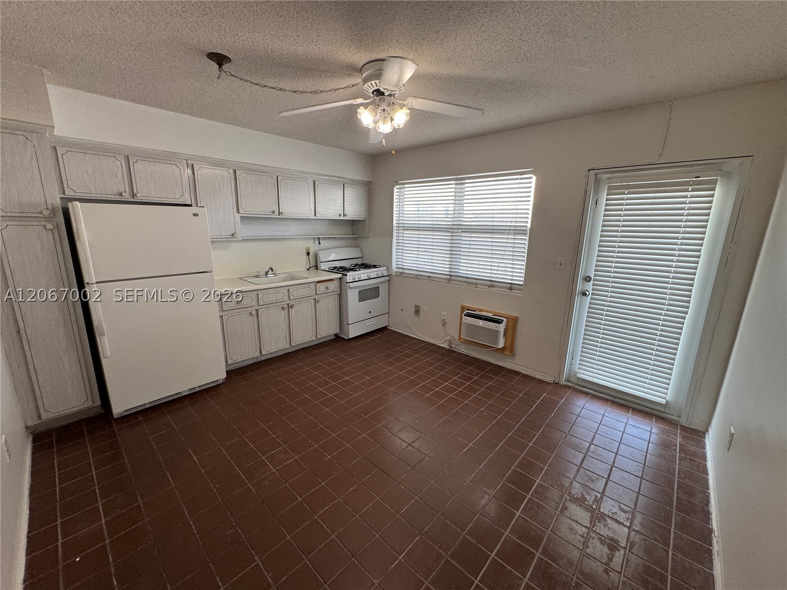 524 Washington Ave 311 Property Photo 4