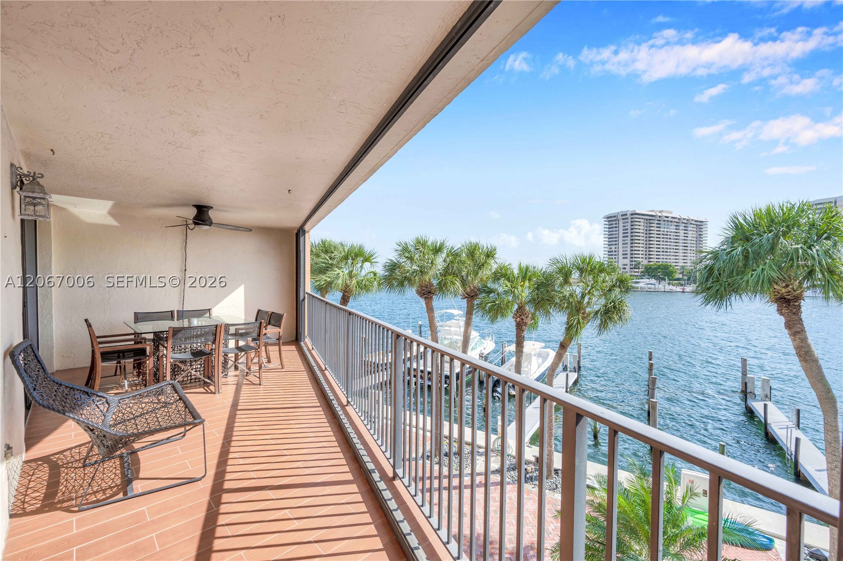 1700 S Bayshore Ln 3B Property Photo 1