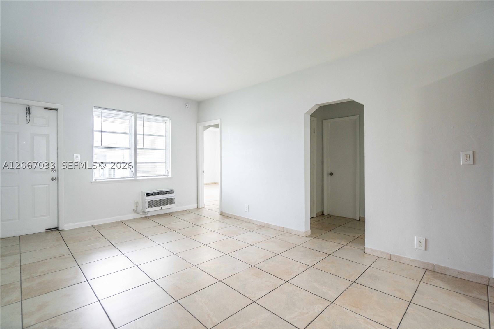 1208 71st St 8 Property Photo 3