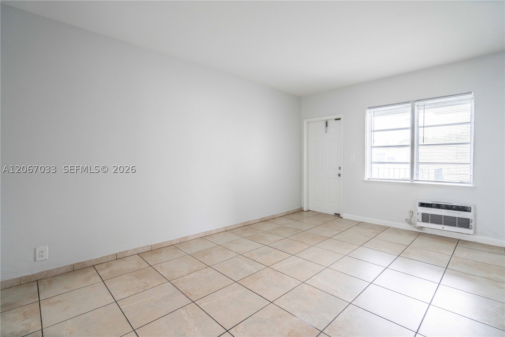 1208 71st St 8 Property Photo 6