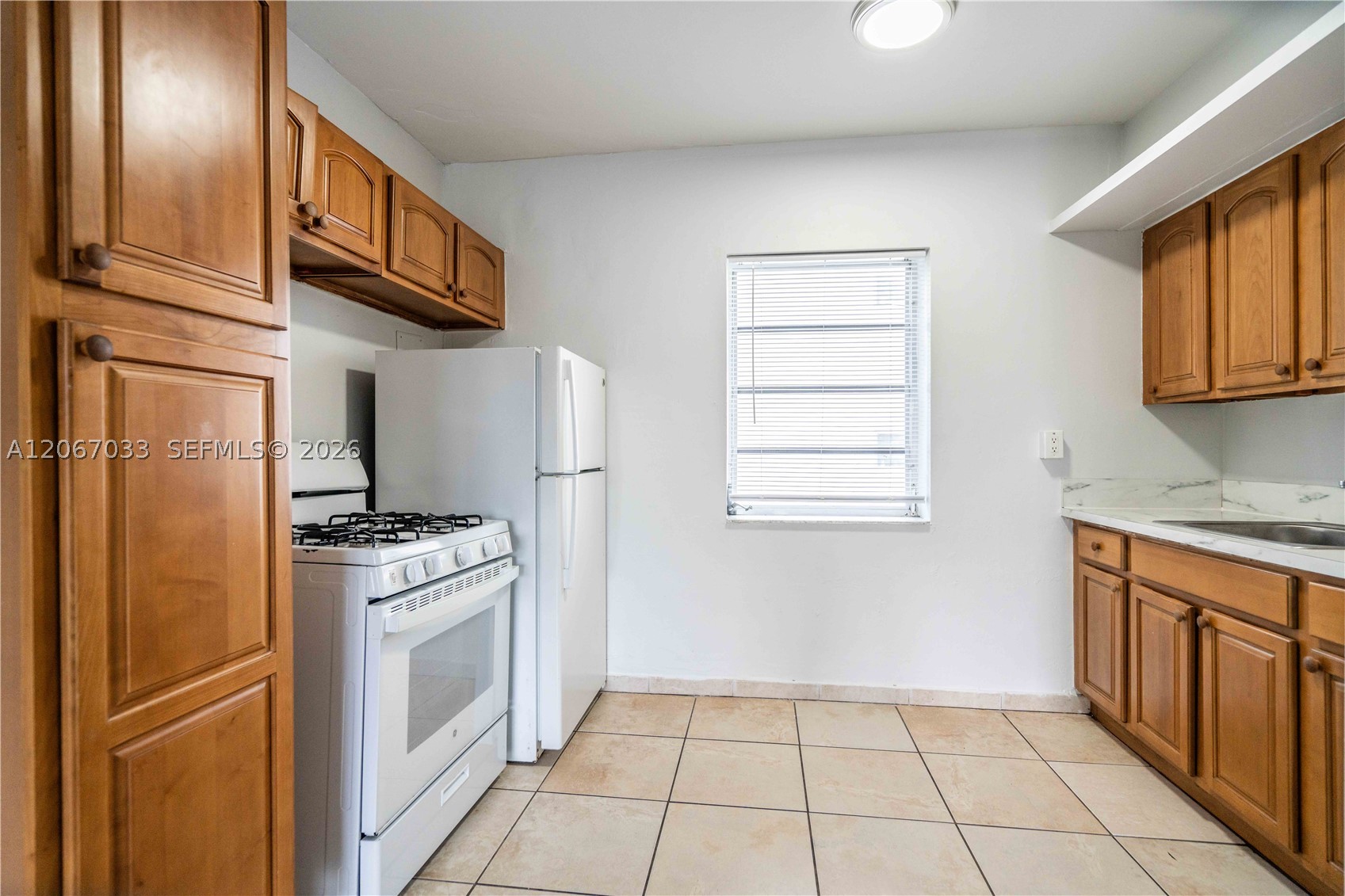 1208 71st St 8 Property Photo 7