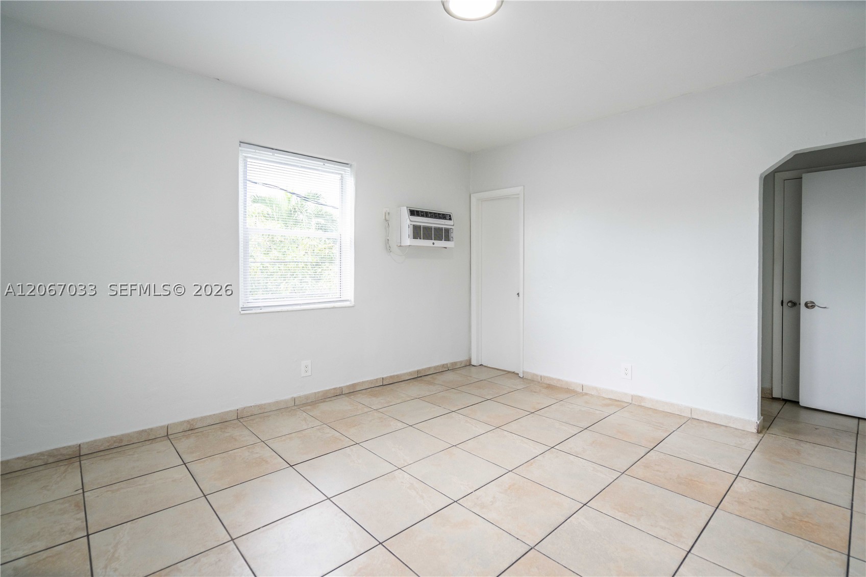 1208 71st St 8 Property Photo 12