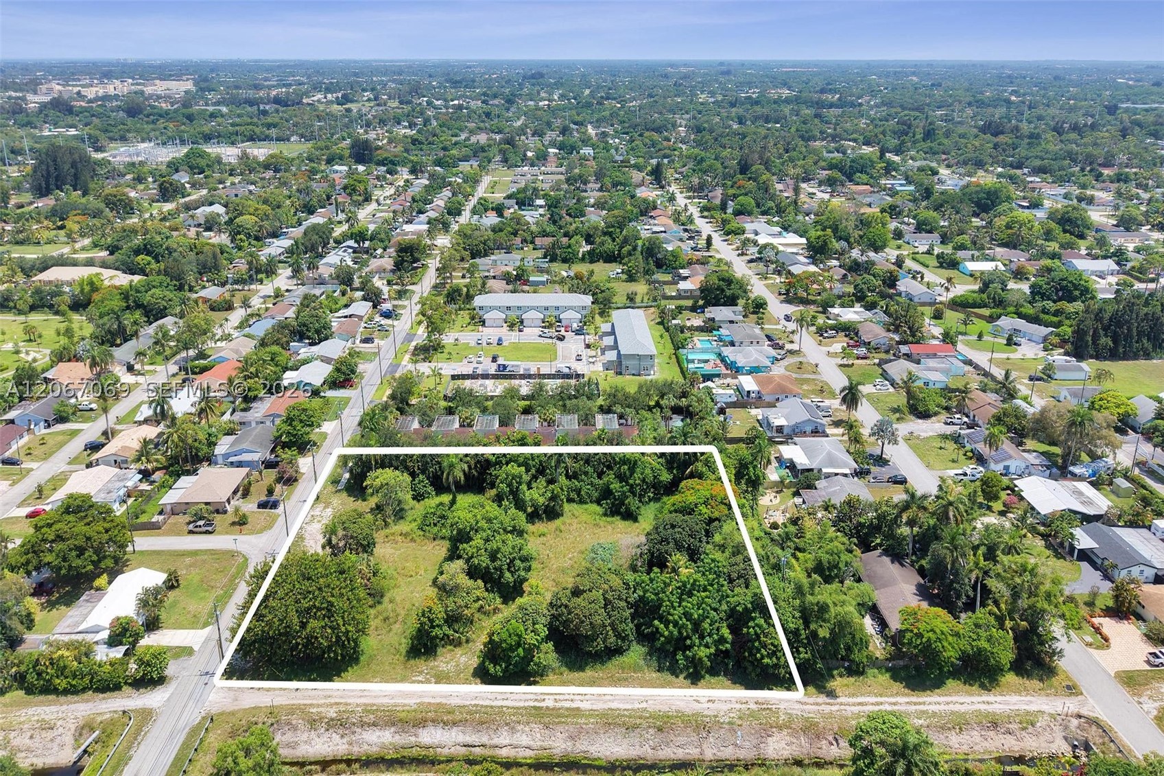 4137 Gulfstream Rd Property Photo 3