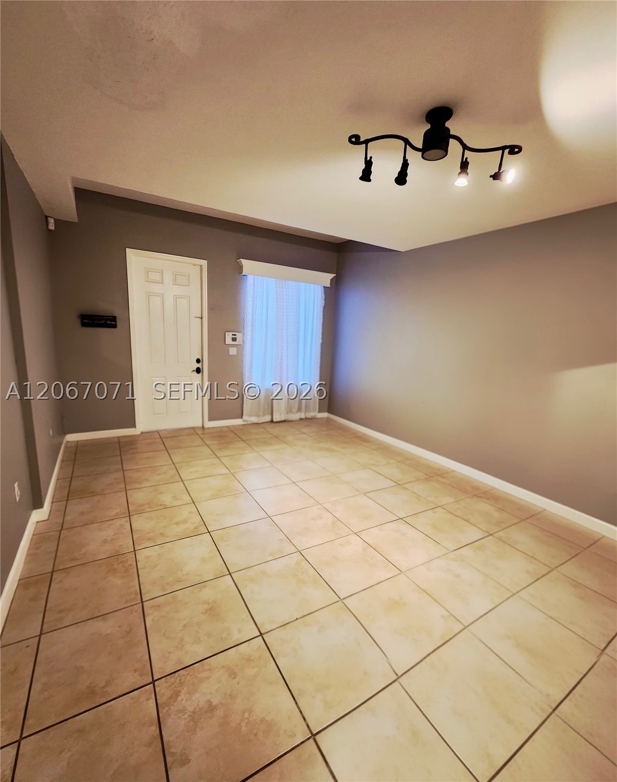 1067 Ne 41st Pl Property Photo 2