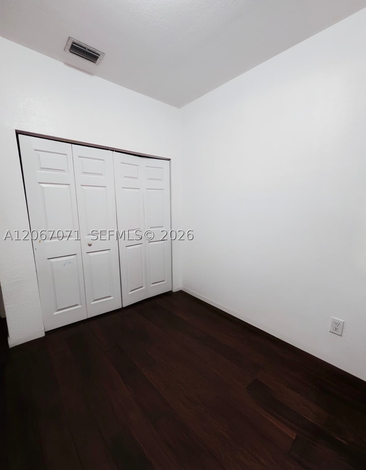 1067 Ne 41st Pl Property Photo 8