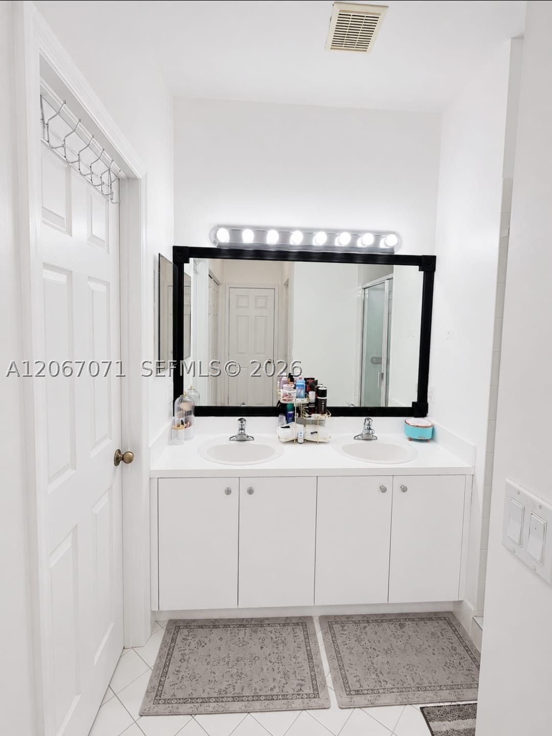 1067 Ne 41st Pl Property Photo 10