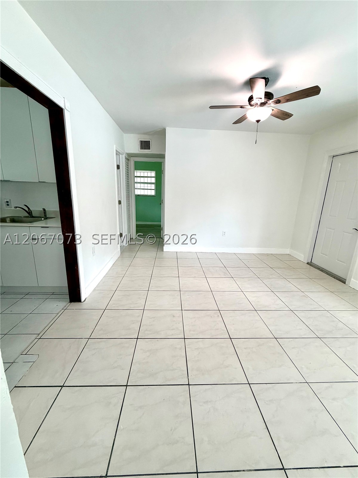 12841 Green Ave Property Photo 5