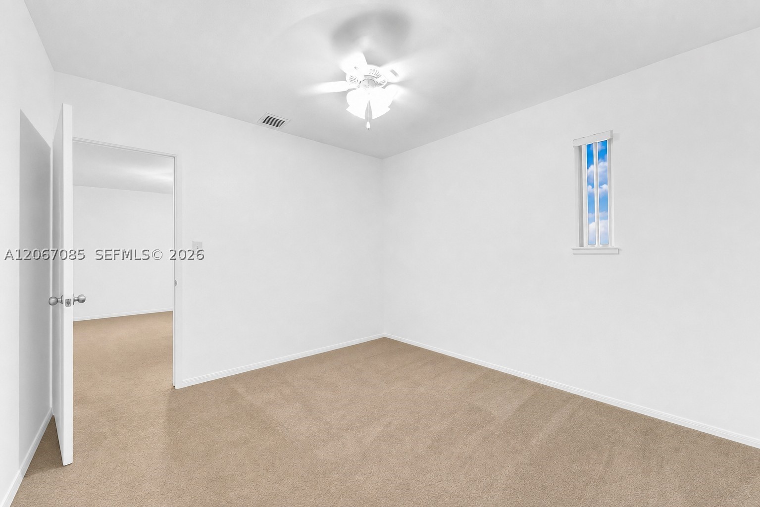 7561 Meridian St Property Photo 8