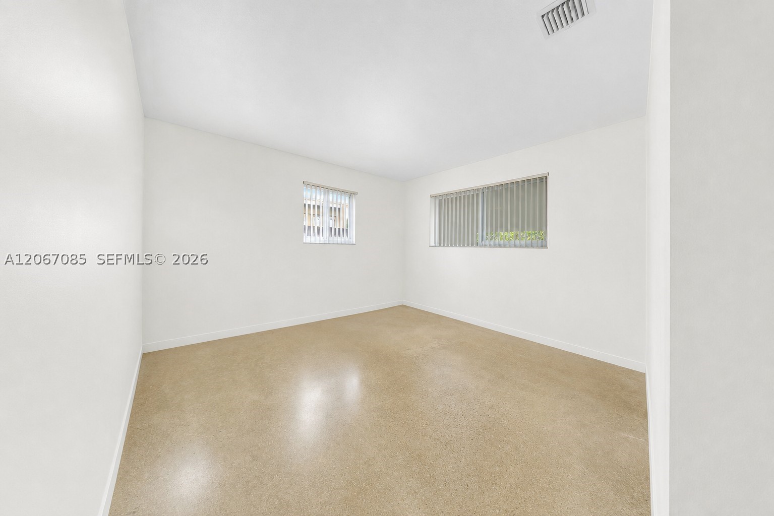 7561 Meridian St Property Photo 10