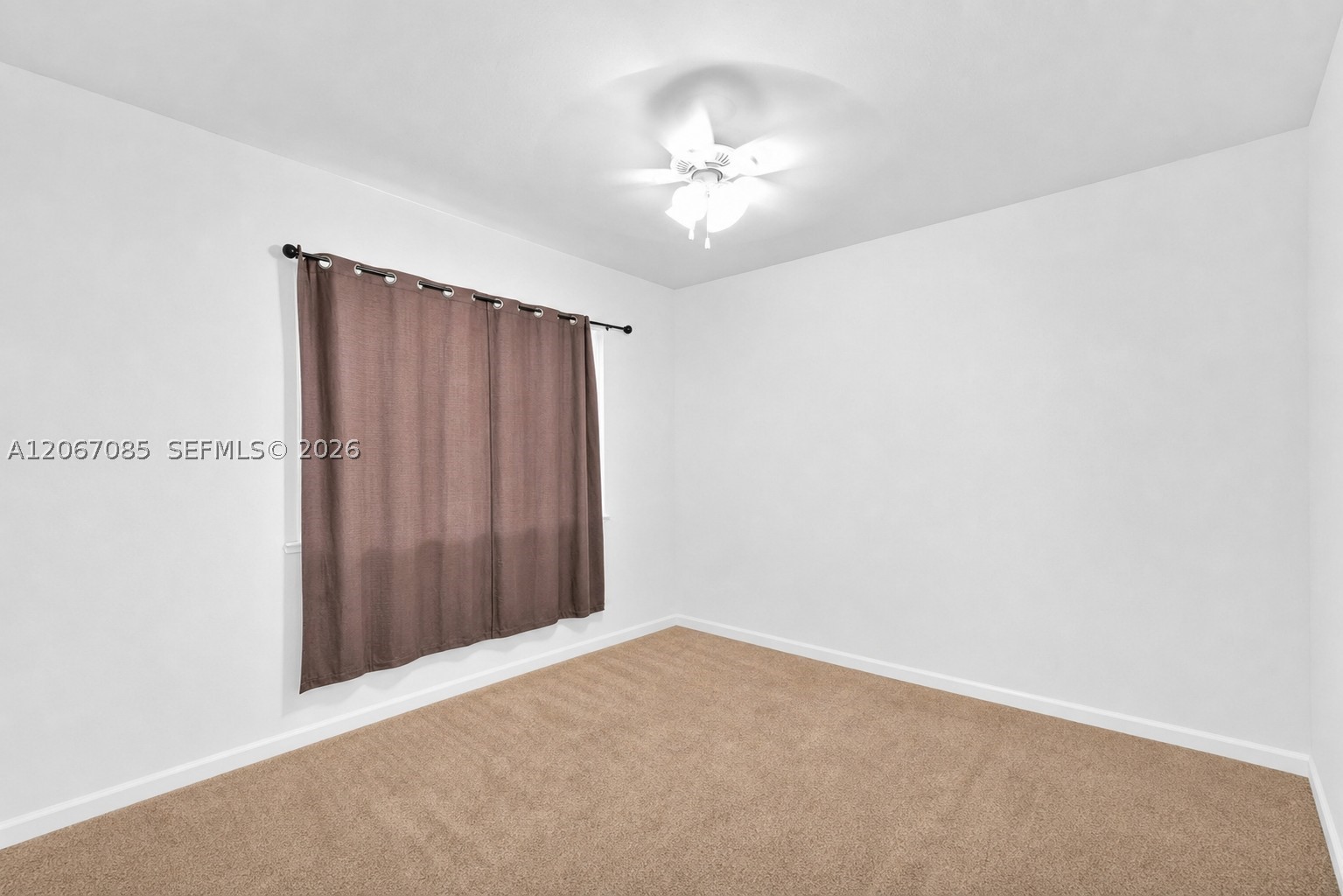 7561 Meridian St Property Photo 11