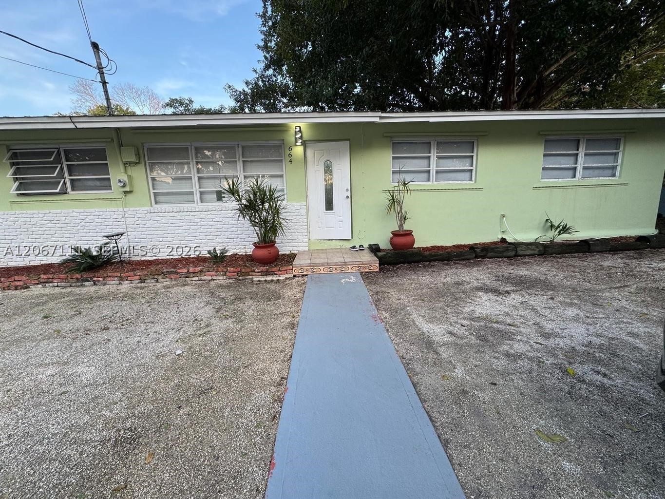 664 Colson Dr Property Photo 1