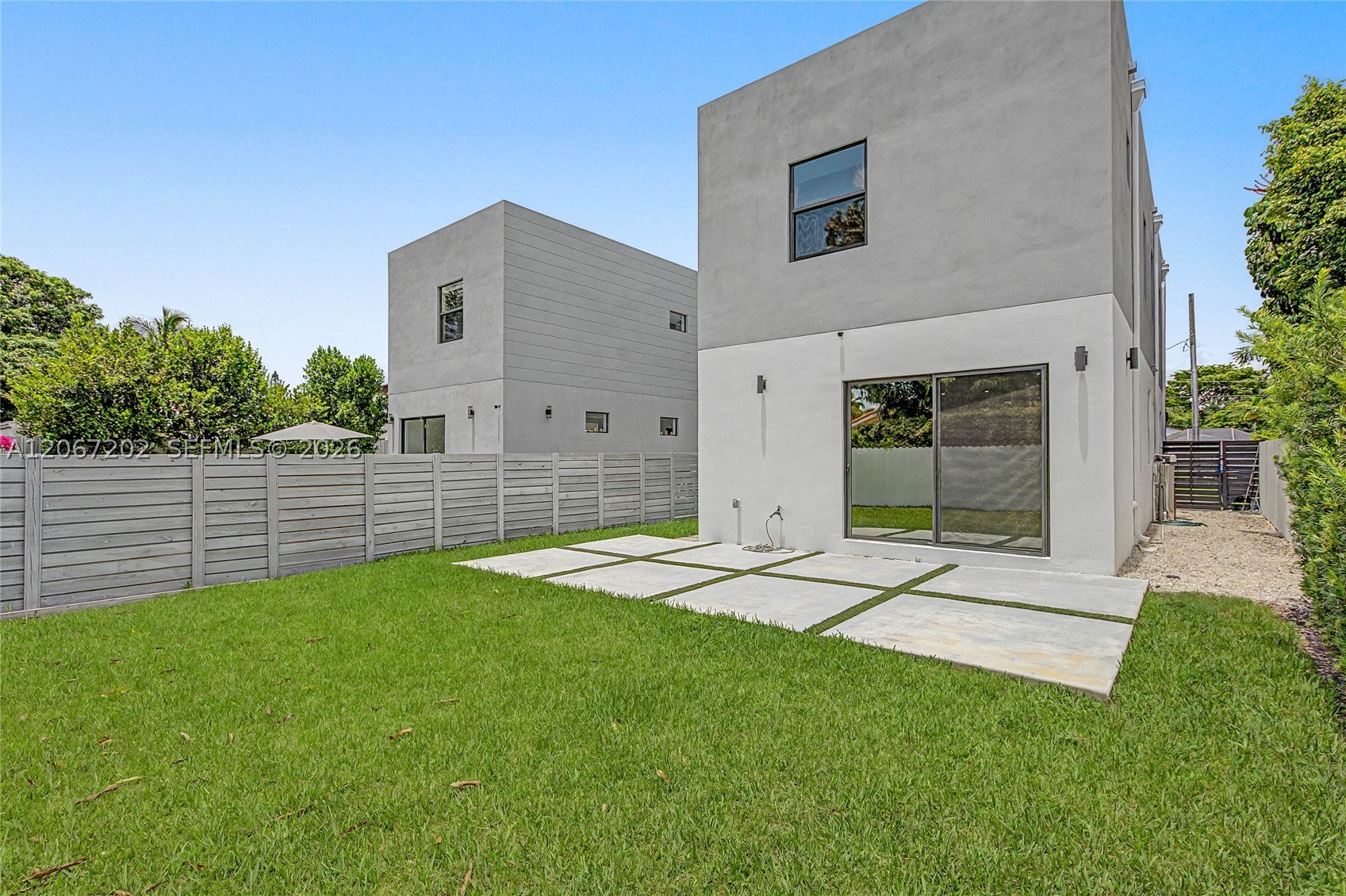 2320 Sw 14th St Property Photo 4