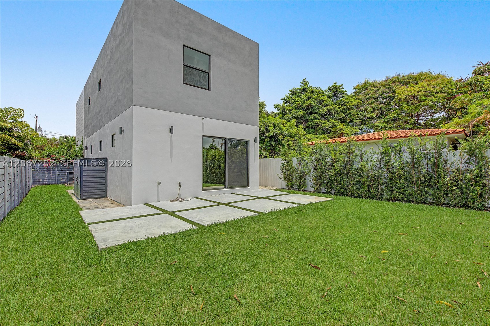 2320 Sw 14th St Property Photo 5
