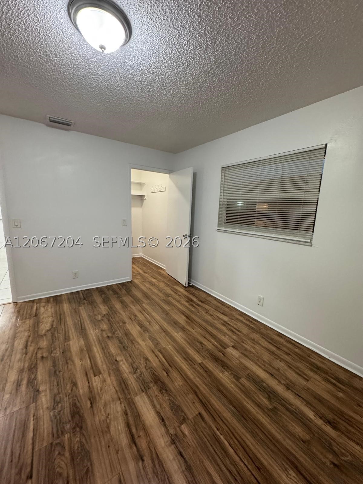 1746 N 3rd Ave N 10 Property Photo 3