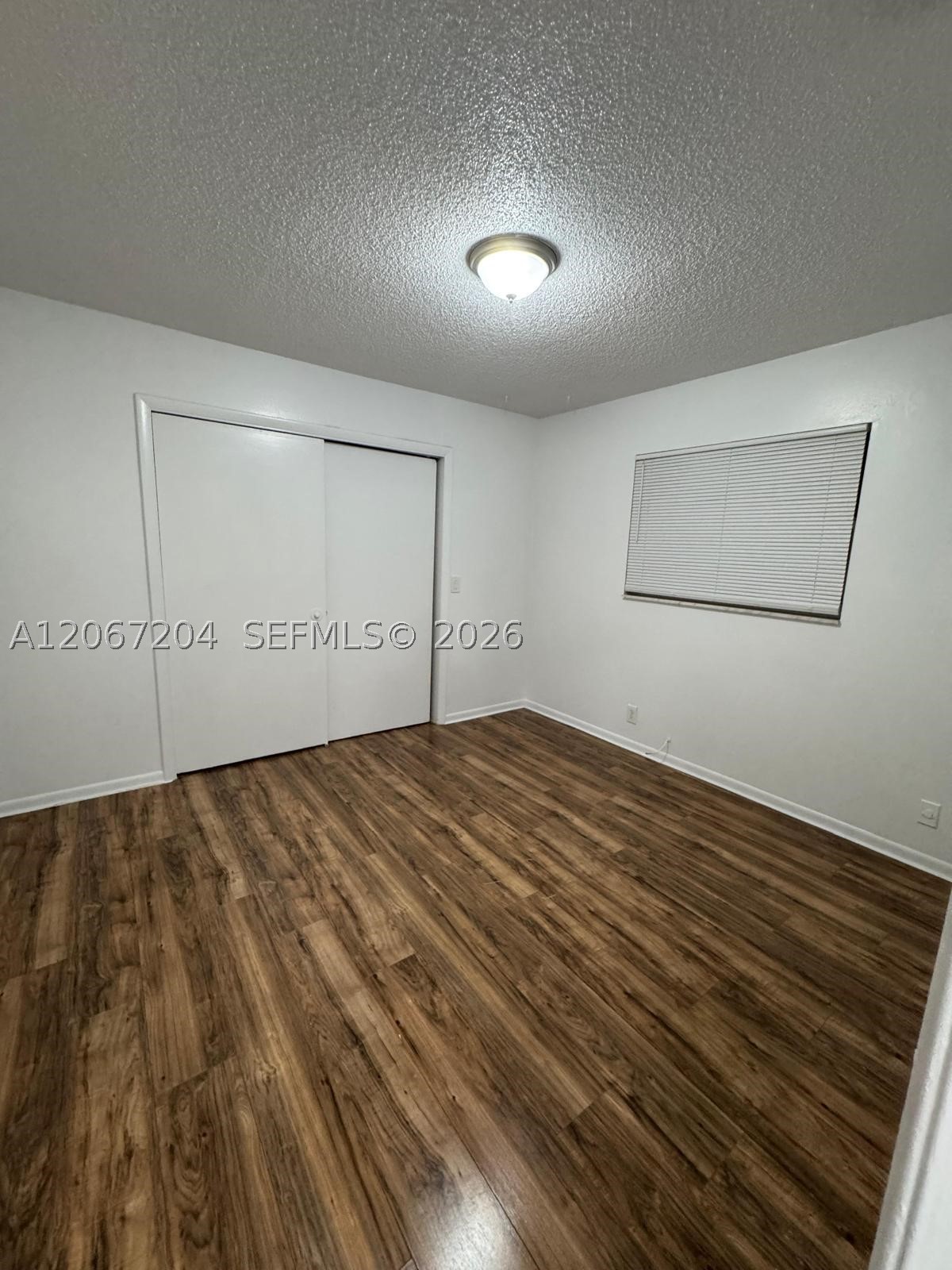 1746 N 3rd Ave N 10 Property Photo 5
