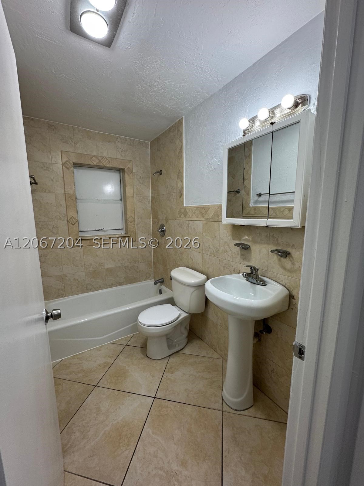 1746 N 3rd Ave N 10 Property Photo 6