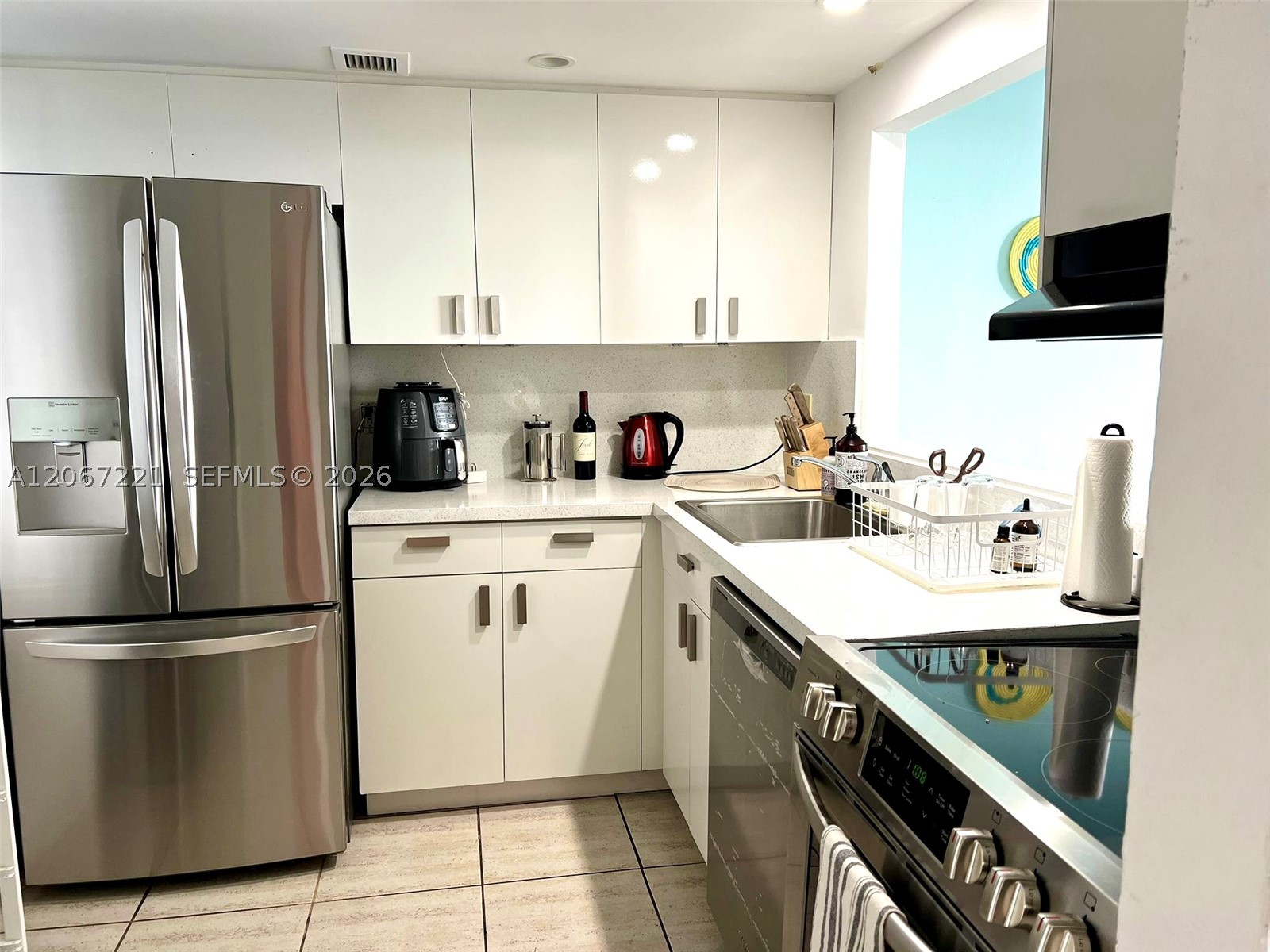 401 Ocean Dr 318 Property Photo 6