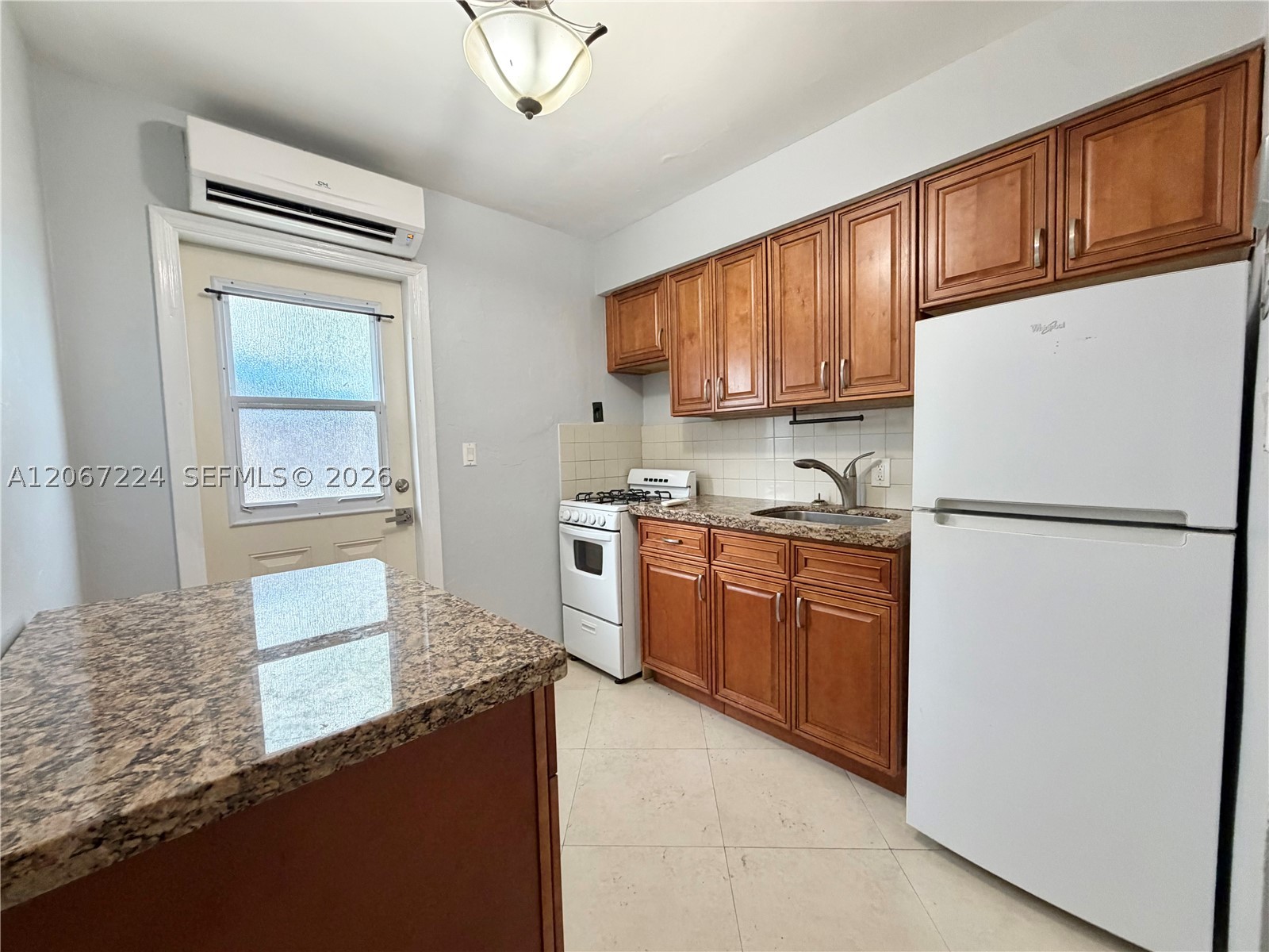 4213 El Mar Dr 2 Property Photo 2