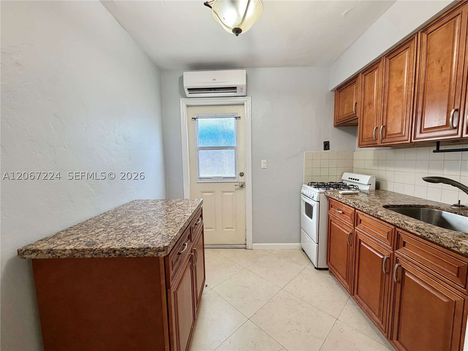 4213 El Mar Dr 2 Property Photo 3